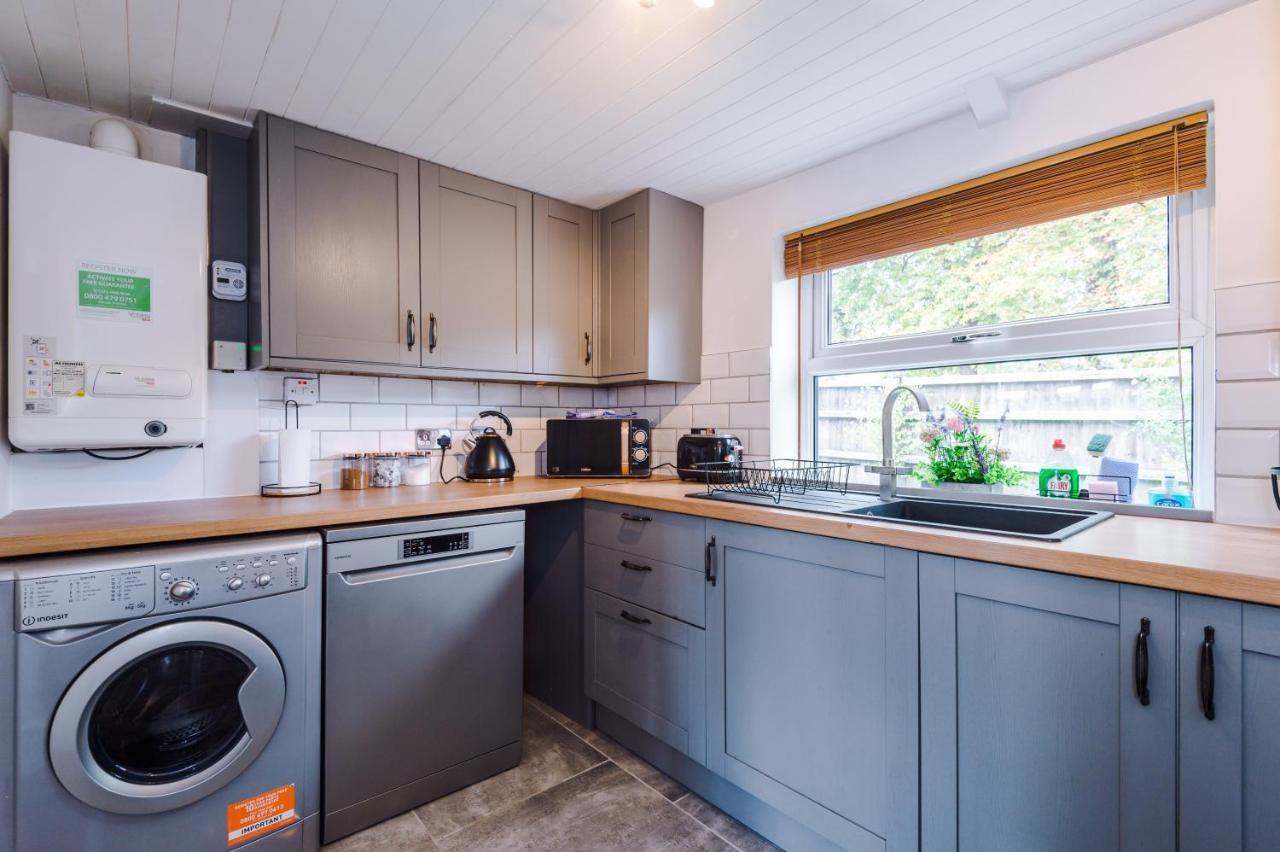 Charming 3-Bed Cottage In Chester, Ideal For Families & Workers, Free Parking - Sleeps 7 Dış mekan fotoğraf