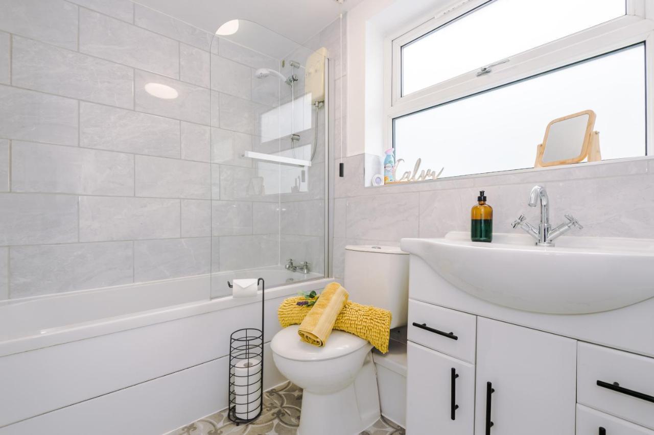 Charming 3-Bed Cottage In Chester, Ideal For Families & Workers, Free Parking - Sleeps 7 Dış mekan fotoğraf
